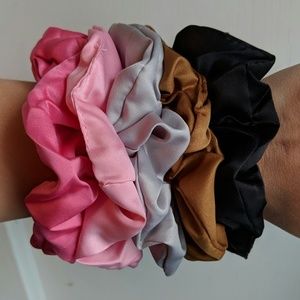 Satin Scrunchie 5 Pk